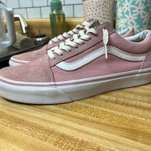 Women’s pink vans